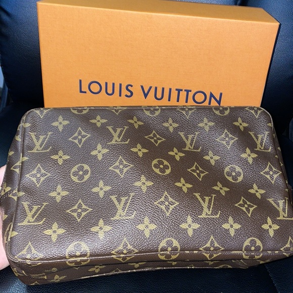 ❌Sold❌Authentic LV Vintage Monogram Toiletry Trousse 28💥 - Picture 9 of 17